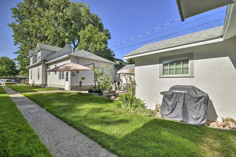 Well-equipped Cody Cottage: 2 Miles to Cody Rodeo!