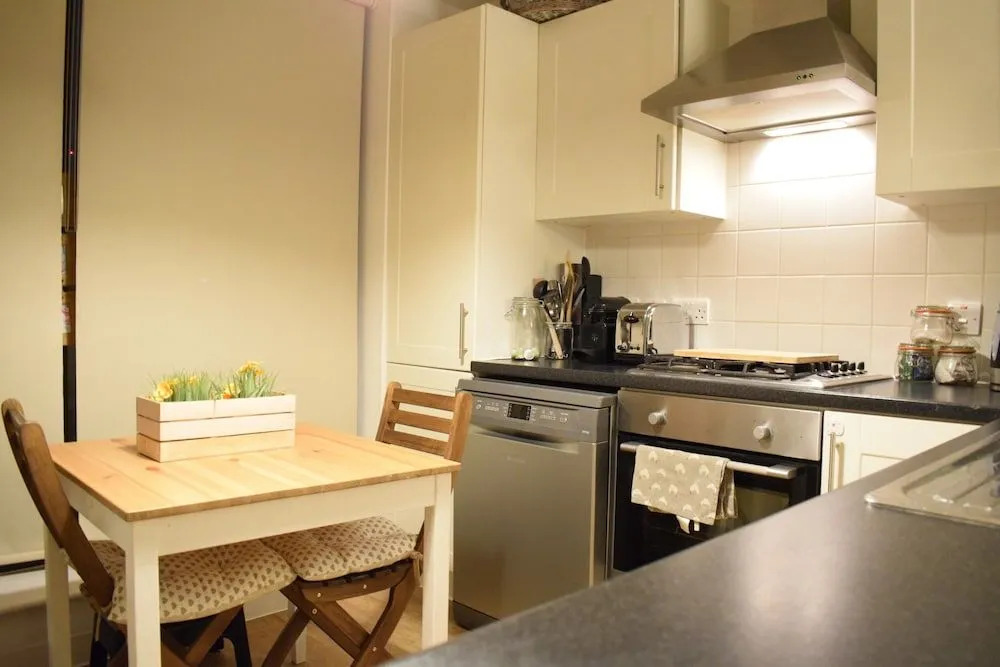 Stunning 2 Bedroom Flat Near Wimbledon