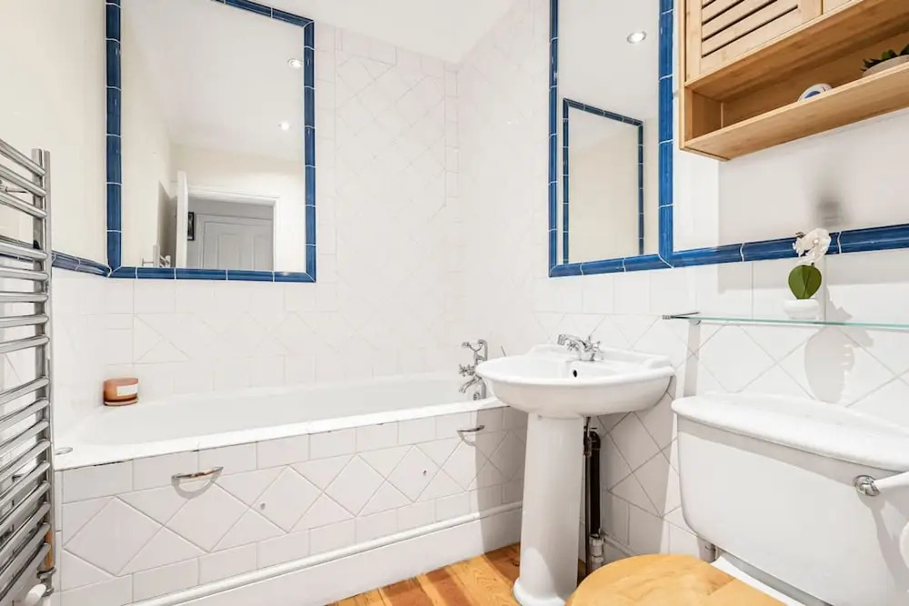 Stylish 1BR Kensington Home With Balcony