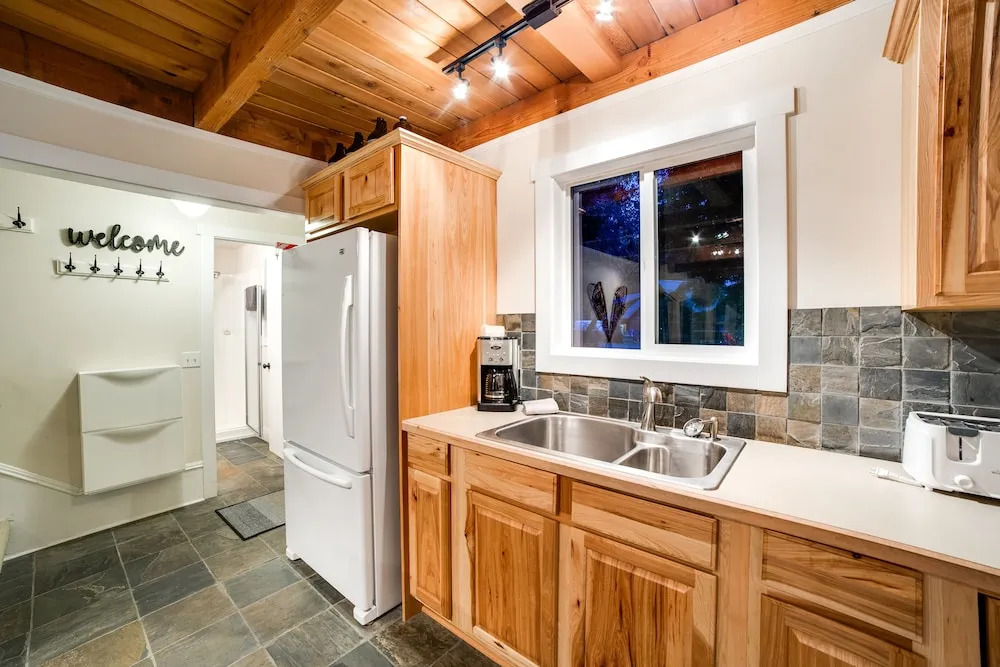 66SL - Hot Tub - WiFi - 3+ Bedroom - Sleeps 10