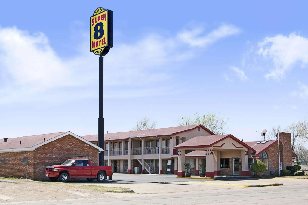 Super 8 By Wyndham Vernon