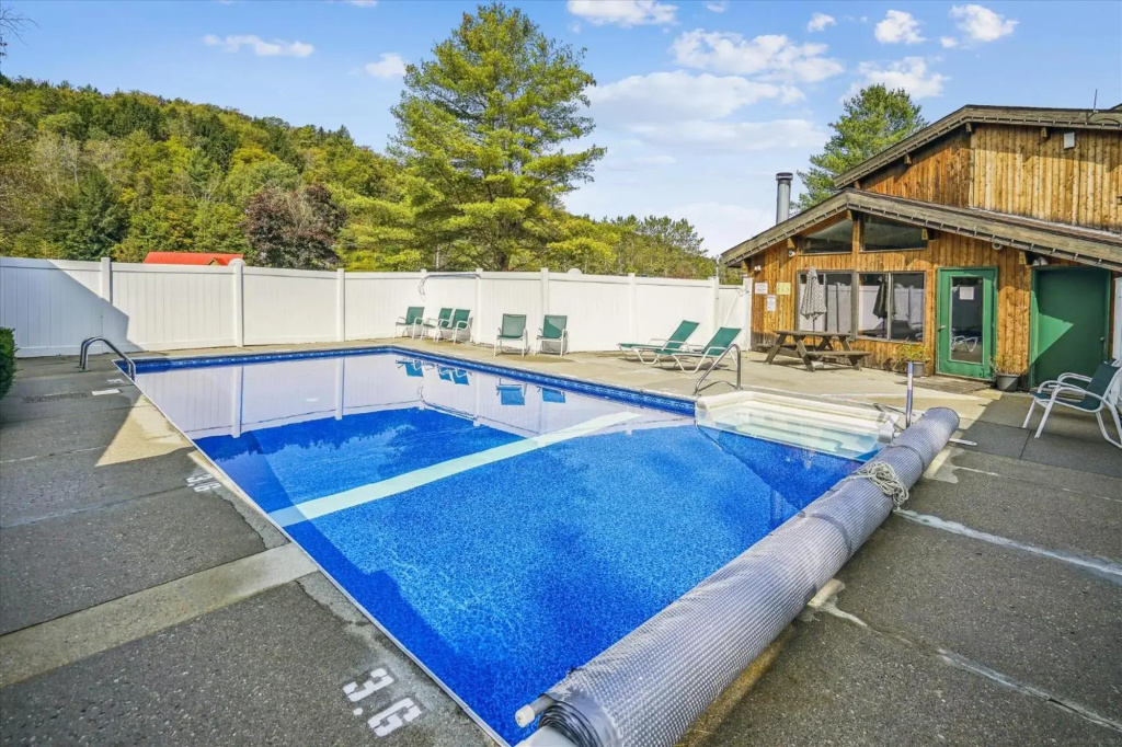 Deluxe Two Bedroom Suite on 2nd floor with outdoor heated pool 20708