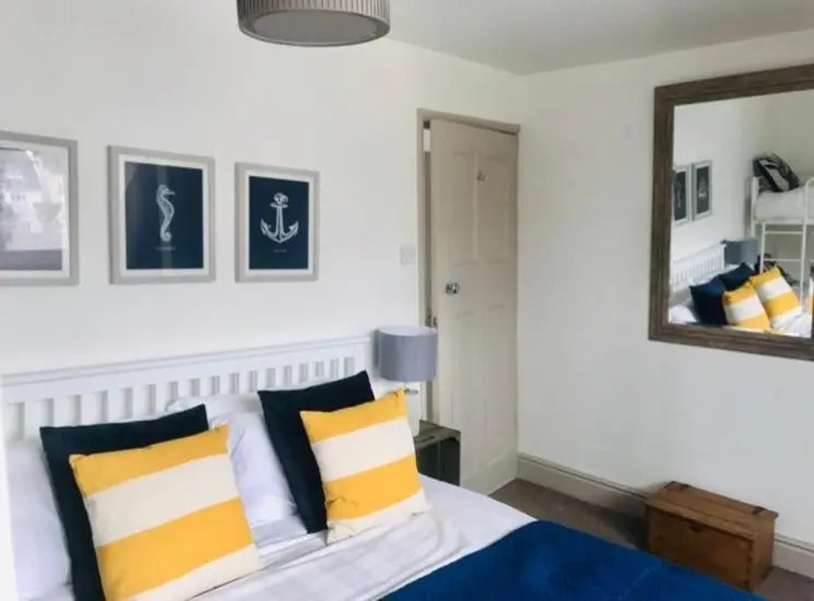 DARTMOUTH TOWN CENTER and PRIVATE PARKING - TWO SUPER STYLISH DUPLEX APARTMENTS - With Connecting Door For Larger Groups!!!
