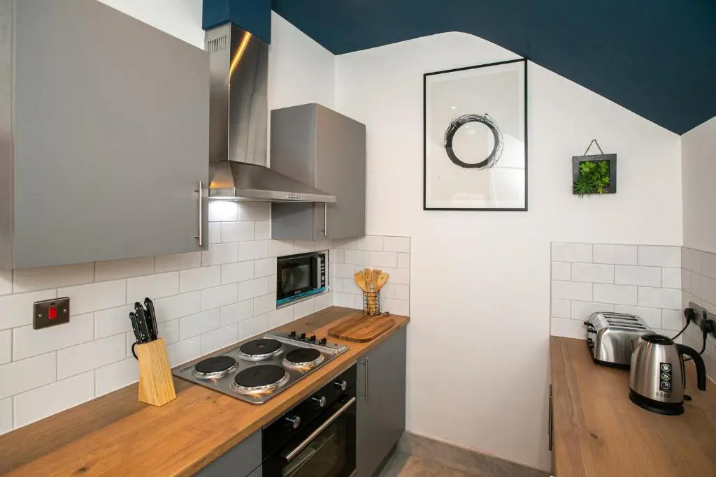 Contractor & Leisure & En-Suite Bathrooms & Free Parking