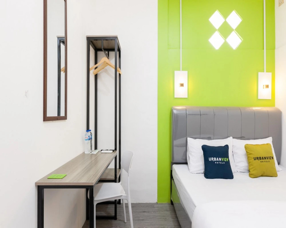 Urbanview Don Juan Pondok Gede by RedDoorz
