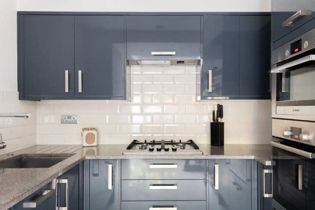 The Heart of Shepherds Bush - Modern 2BDR Apartment with Garden