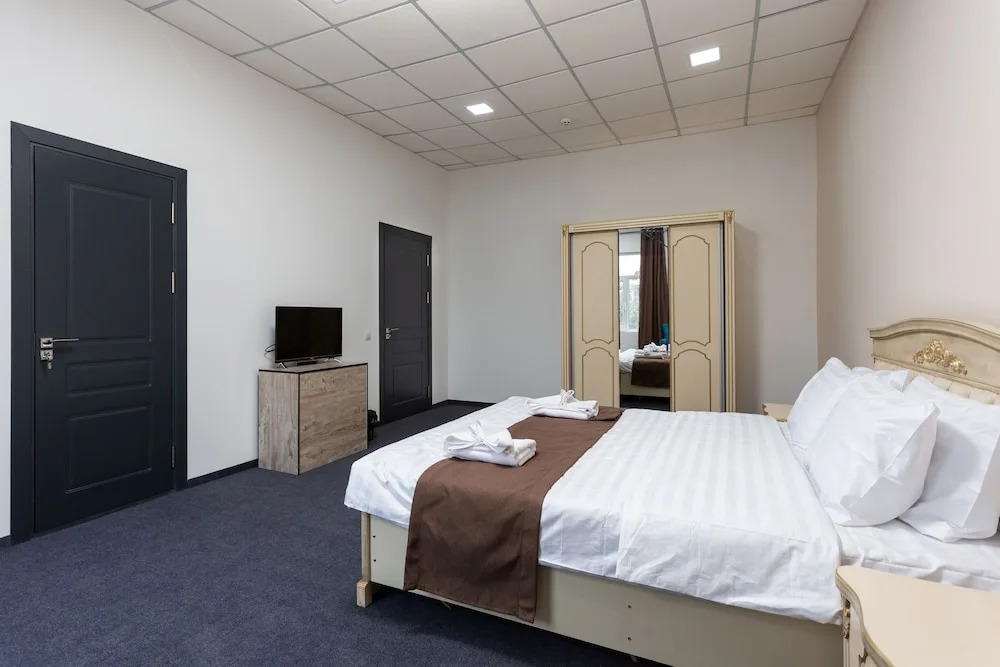 Triangle Hotel