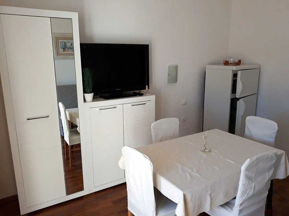 Irena - 100m From the sea - A3 Srednji Prvi kat