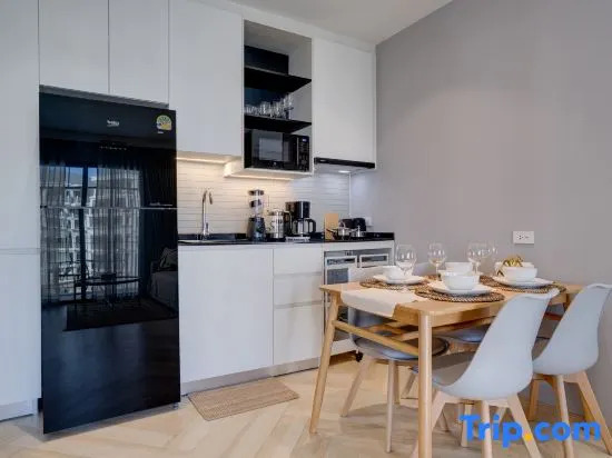 The Title Legendary 1 bedroom Bang Tao Beach by Ocean Hub