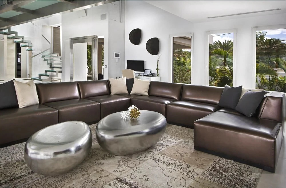 Total Opulence on the Beach, Huge Heated Pool, Sunken Bar, Sound System Throughout, VIP Service