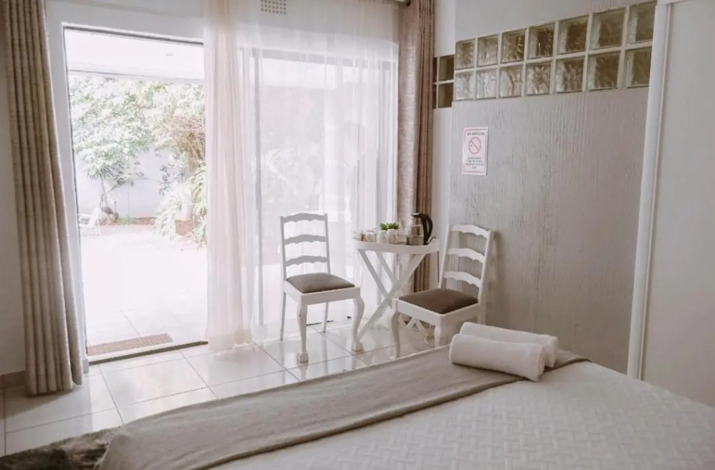 CH Airport Accommodation Room 1