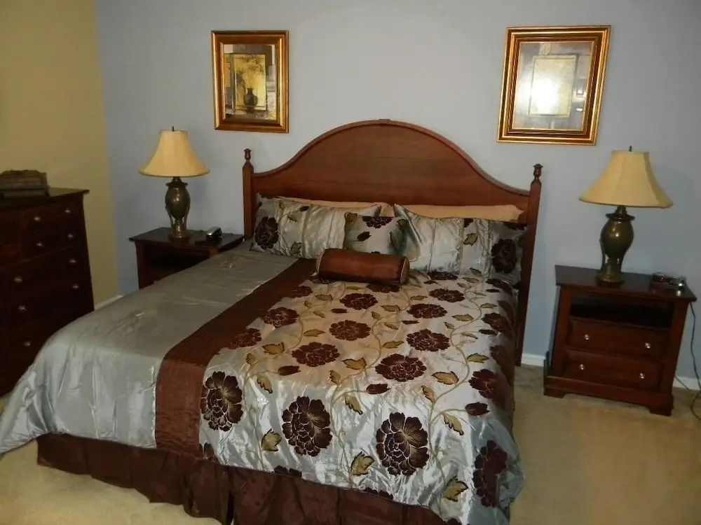 La Solana 3 Bedroom Villa with Private Pool by Florida Villas Direct