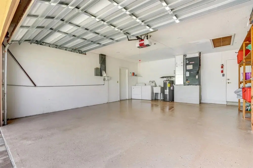 Lakeshore - Private & Sanitized, Perfect for Social Distancing & Working From Home. Private Pool, Pet Friendly. Discounted During Pandemic. Super-host Support