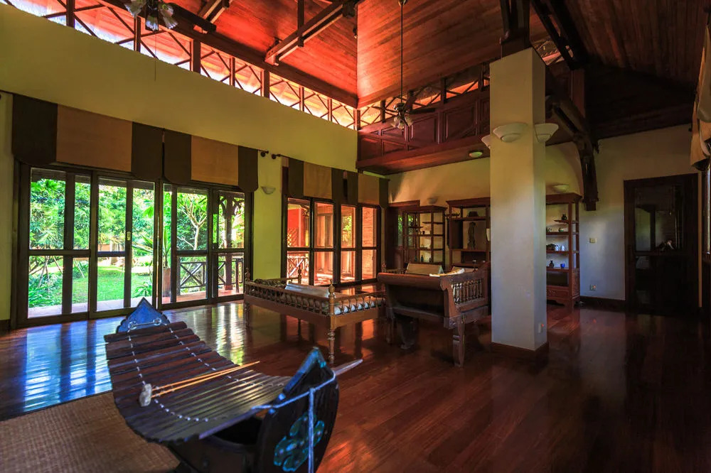 The Pool and Palm Villa