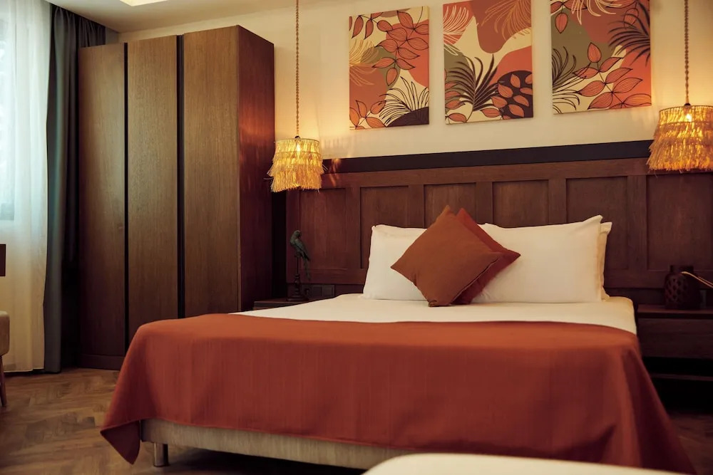 Parmos Otel