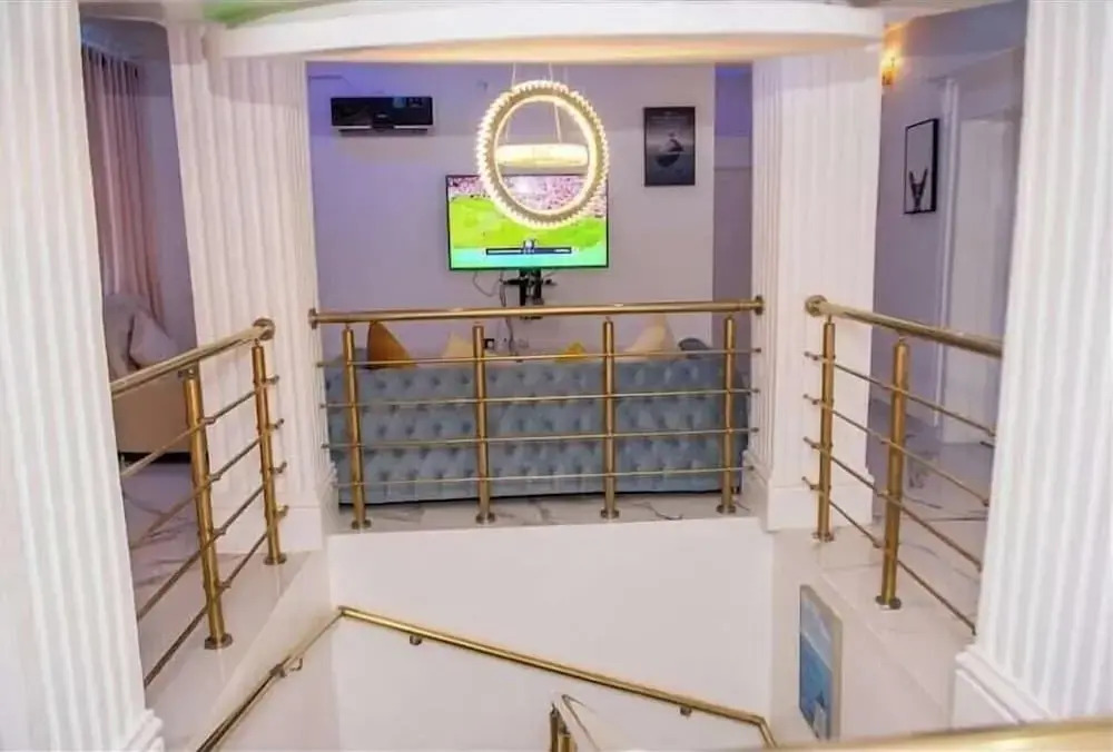 Mondeestars Luxury Home