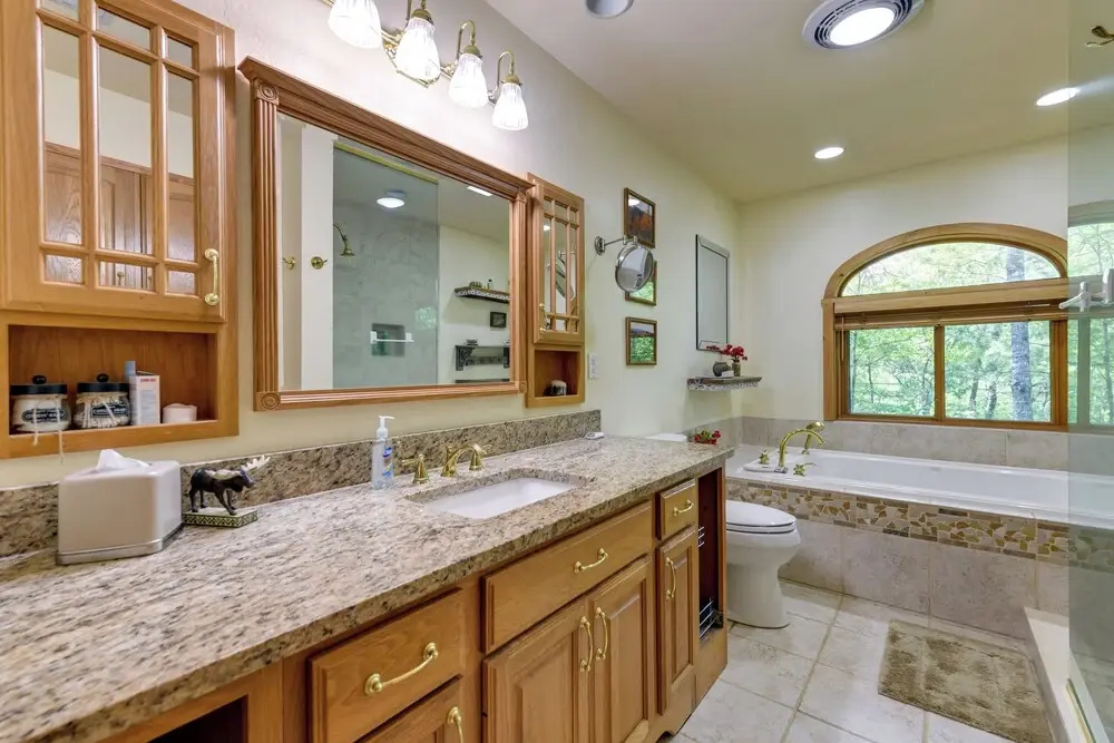 Almond Vacation Rental w/ Mountain Views!