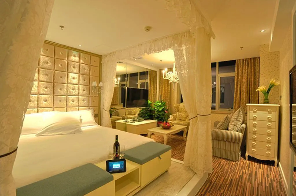 Bailing International Apartment Hotel