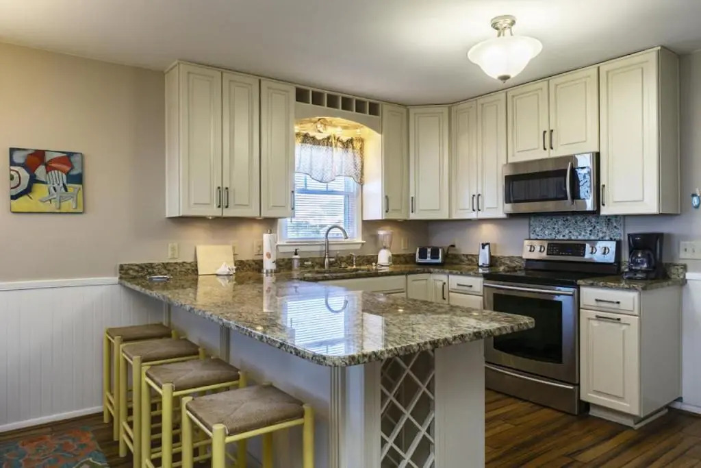 1 4 Us by Oak Island Accommodations