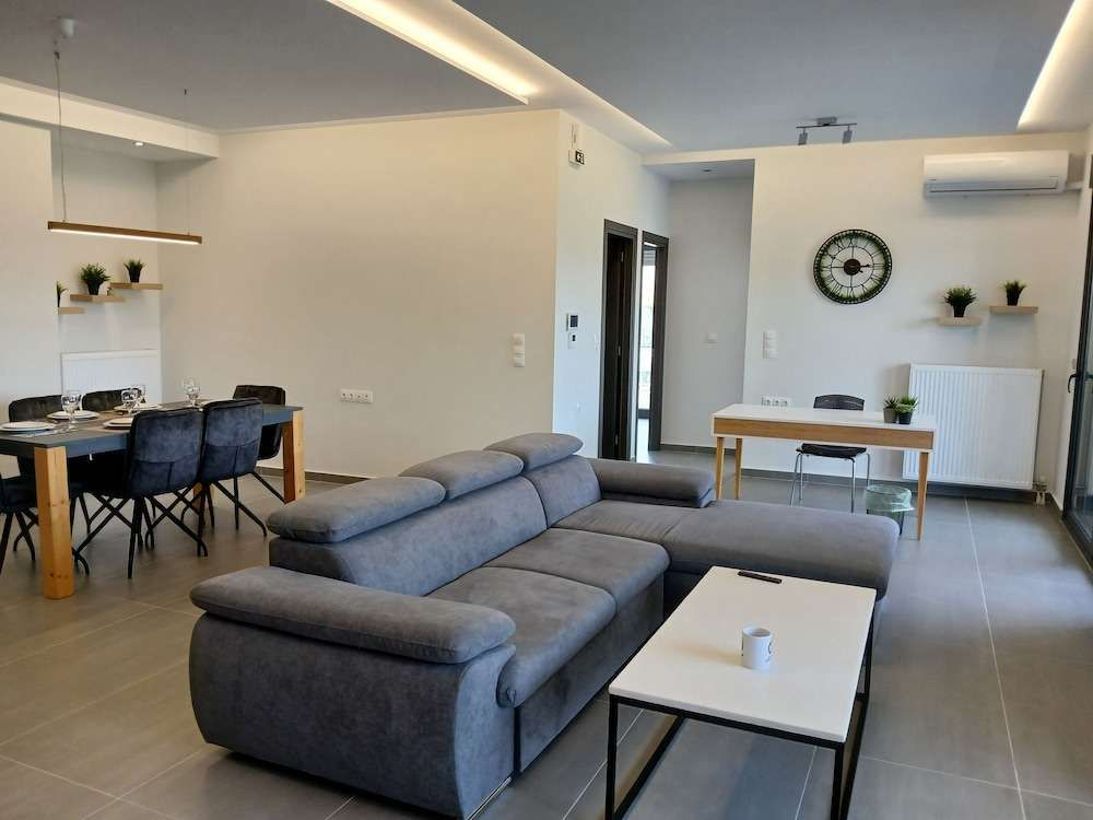 10 Apartments & Suites Athens