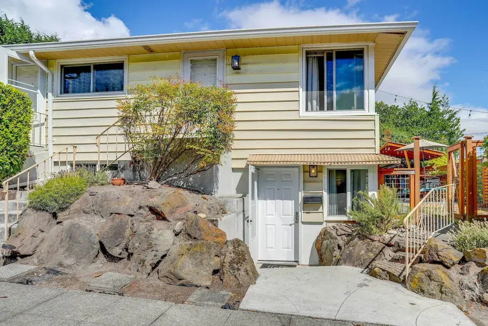 Seattle Garden Retreat: Walk to Water & Shops!