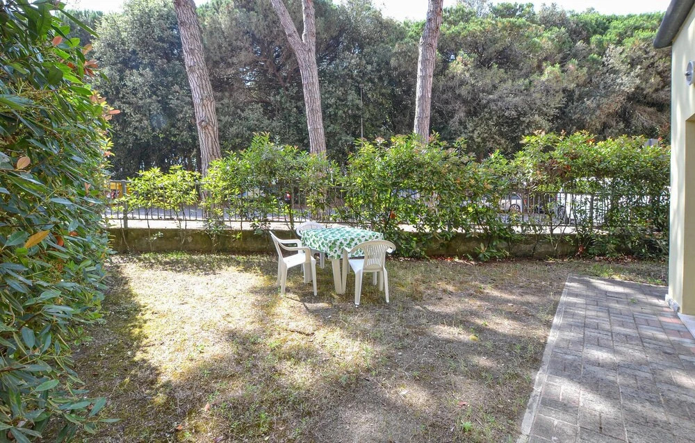 Stunning Apartment in Rosolina Mare With 1 Bedrooms, Outdoor Swimming Pool and Wifi