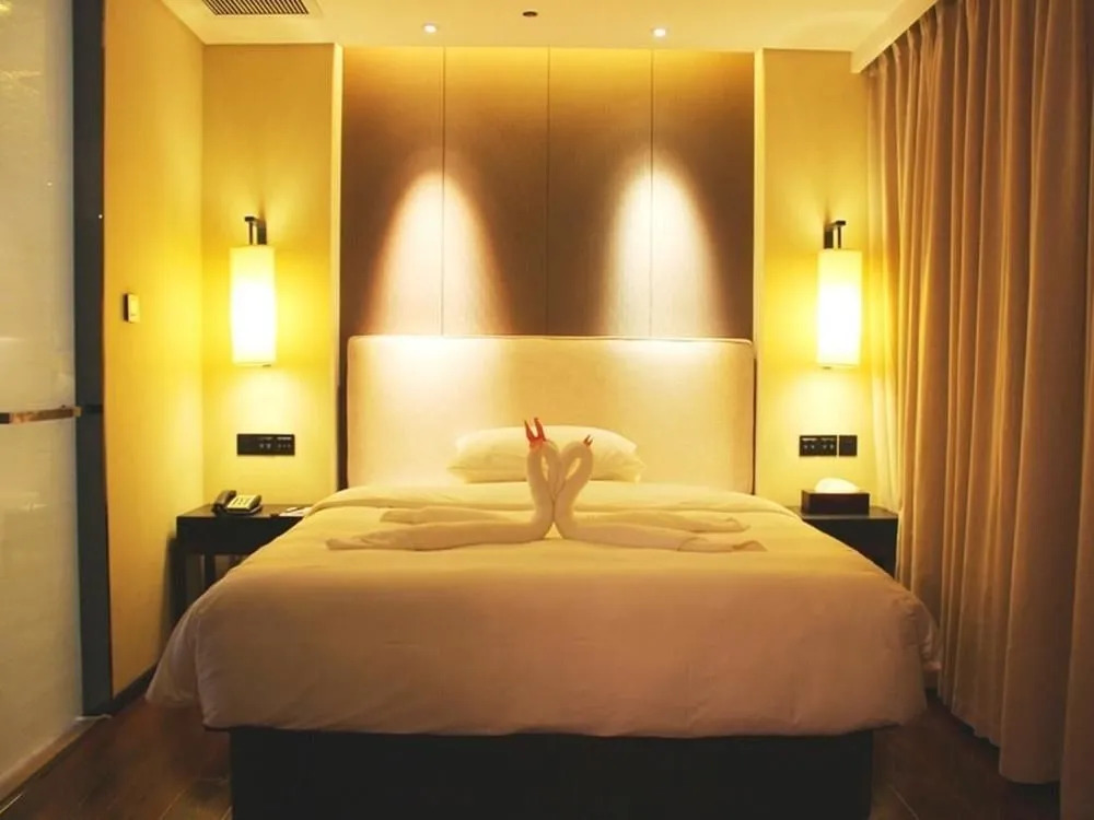 Maritime Hotel (Zhengzhou Century Amusement Park Zhongyuan Tower)