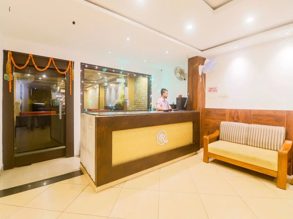OYO 23403 Hotel Rashmi