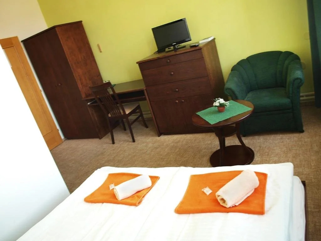 Hotel Dermot