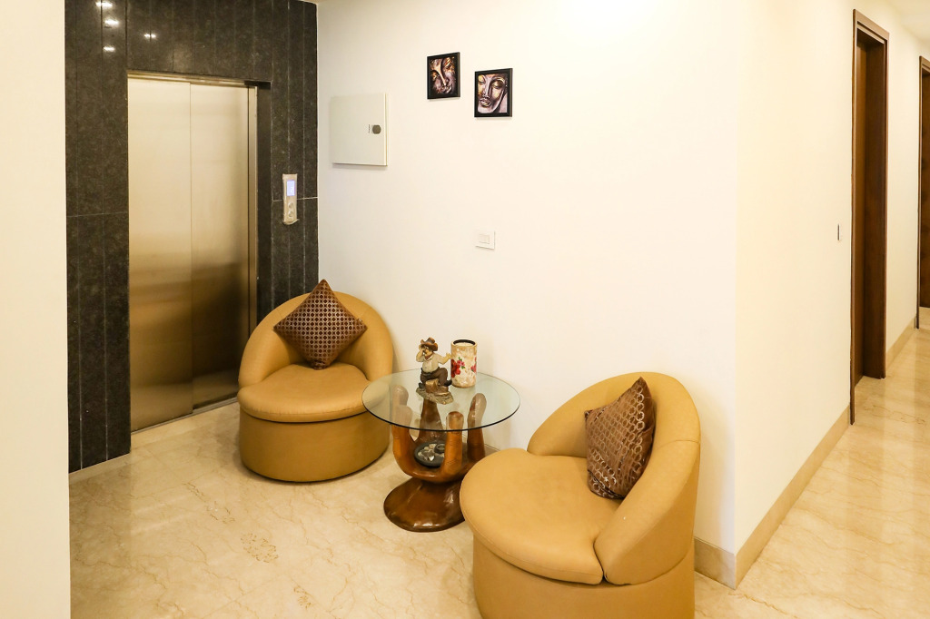 FabHotel La Paz Stay B&B