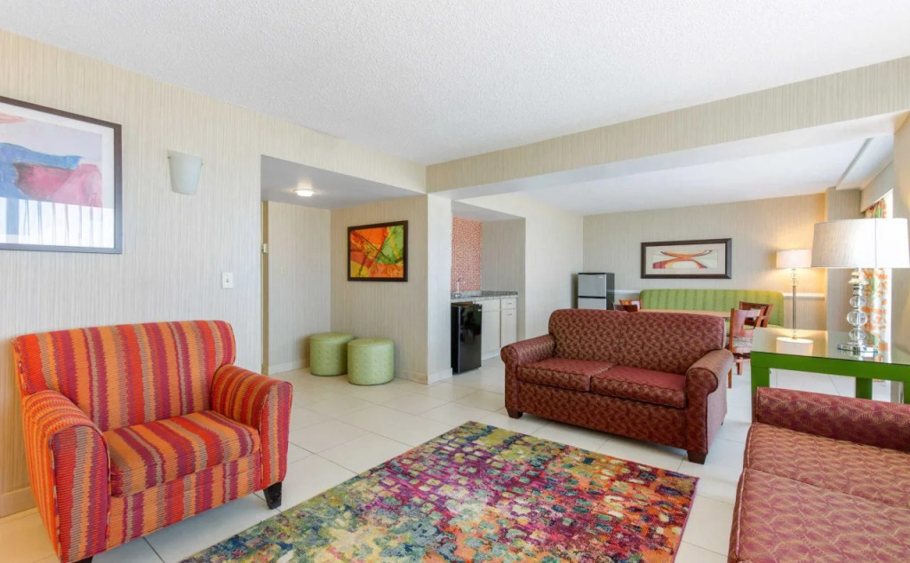 Coastal Hotel & Suites Virginia Beach - Oceanfront