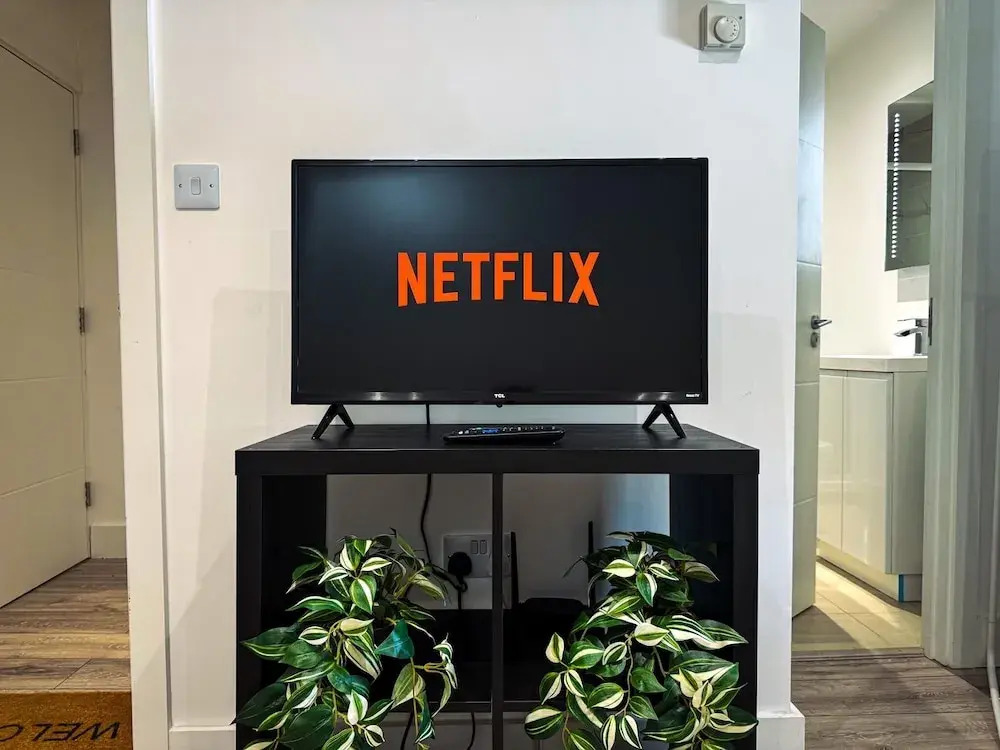 Maidstone-towncenter-wifi-2br-parking-cityviews