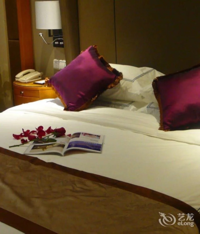 Bayside Plaza Hotel