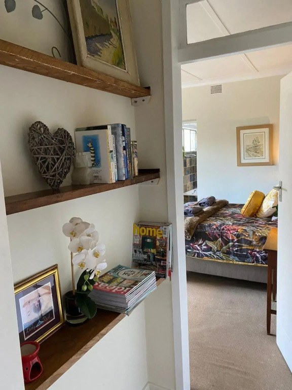 Lovely, spacious 1 bedroom rental and free parking