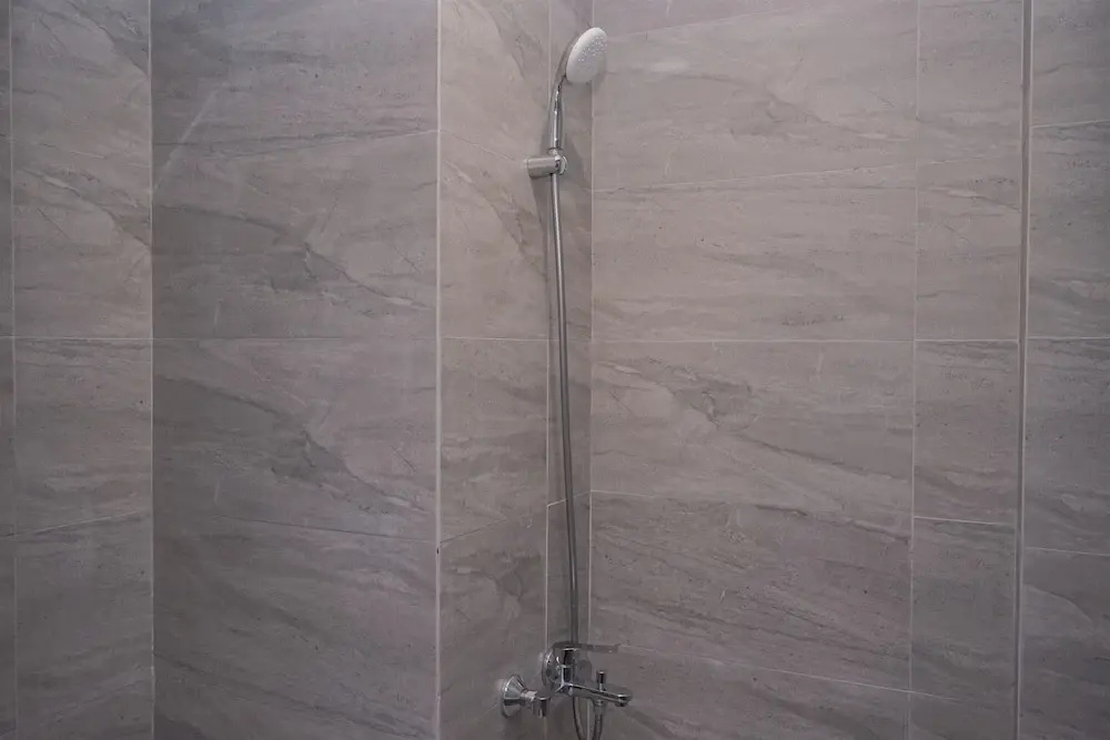 Modern Style and Homey Studio Apartment Collins Boulevard