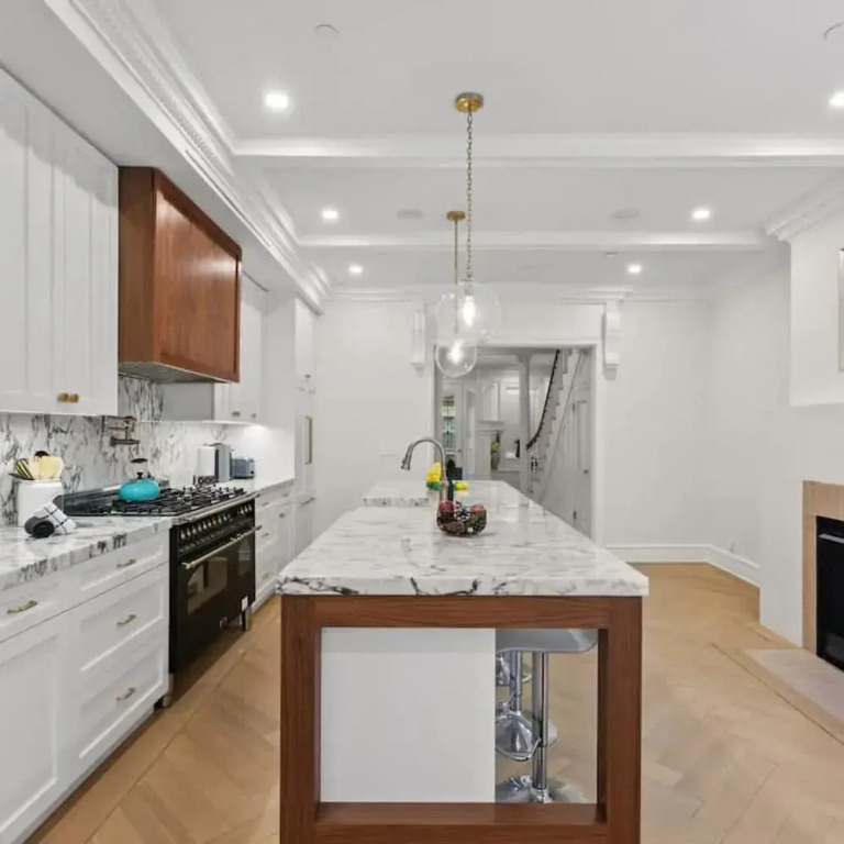 Riverside by Rove Travel 7BR Modern Townhouse