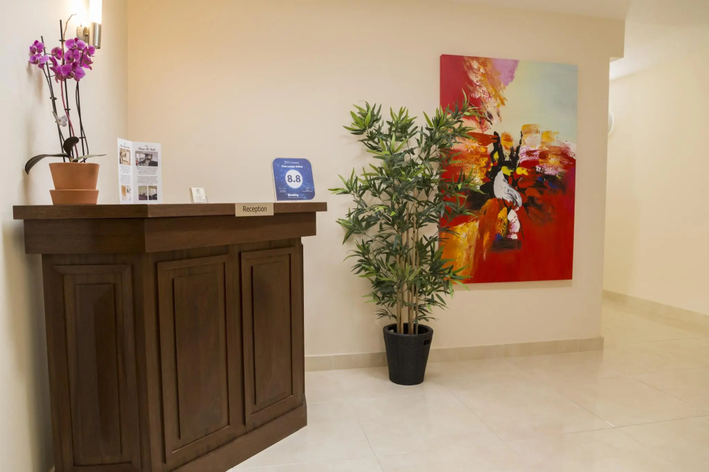 Five Lamps Suites