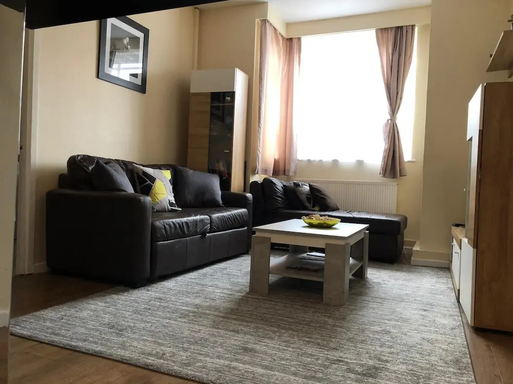 Entire Flat Very Comfortable 1 Bedroom London