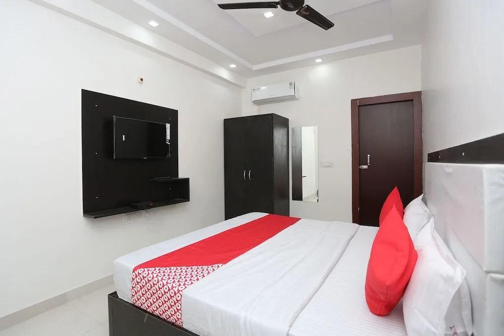 OYO 37381 Hotel The Elite Inn