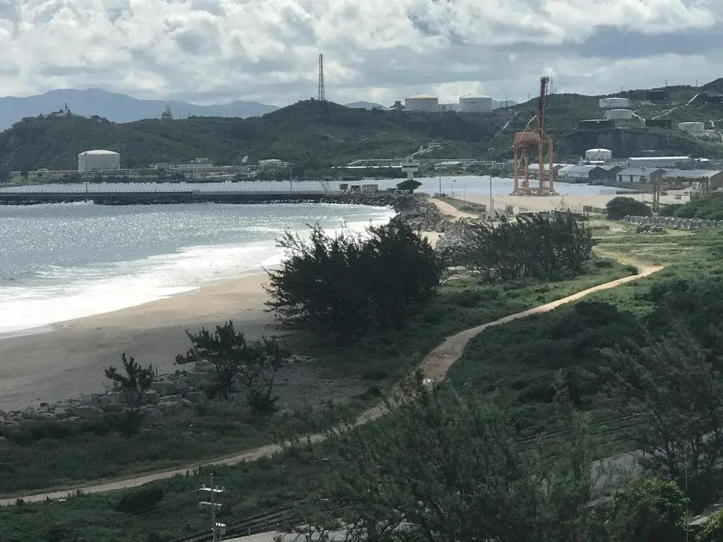 Hotel y Suites Del Paci­fico