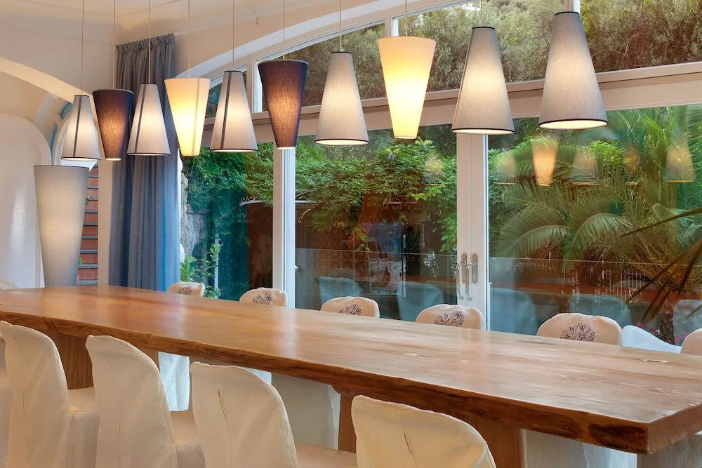 Amore Rentals - Villa Ariadne