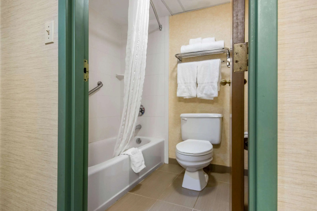 Quality Inn & Suites Mansfield