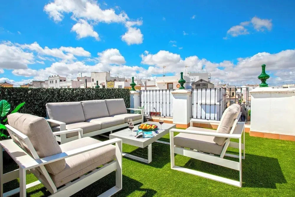 Marvelous Penthouse With 3 Terraces in Triana Castilla Terrace III