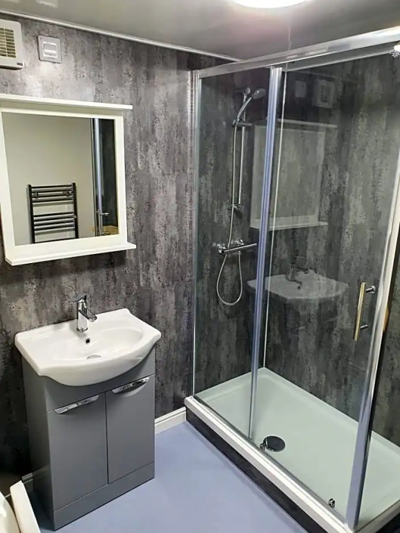 Red Lion Rooms - Self Check In