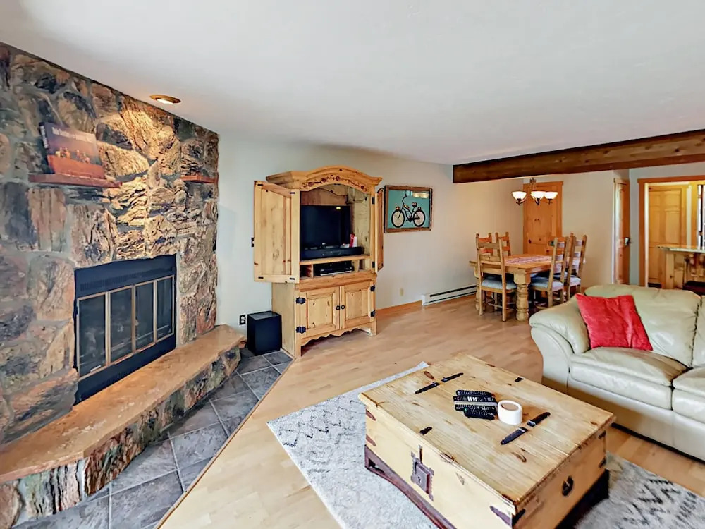30 E Viking Dr Condo A101 3 Bedrooms 2 Bathrooms Condo
