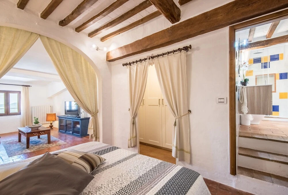 Apartment in the Heart of Radicondoli With Views Over the Hills and Wi-fi