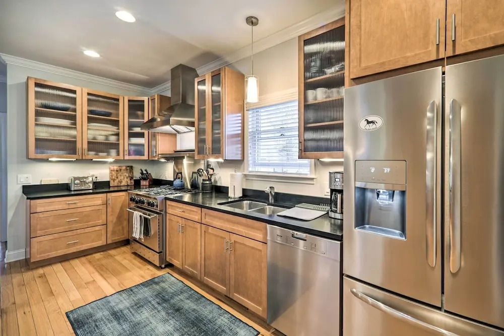 Walk to Belmont Stakes! Retreat w/ Game Room & Gym