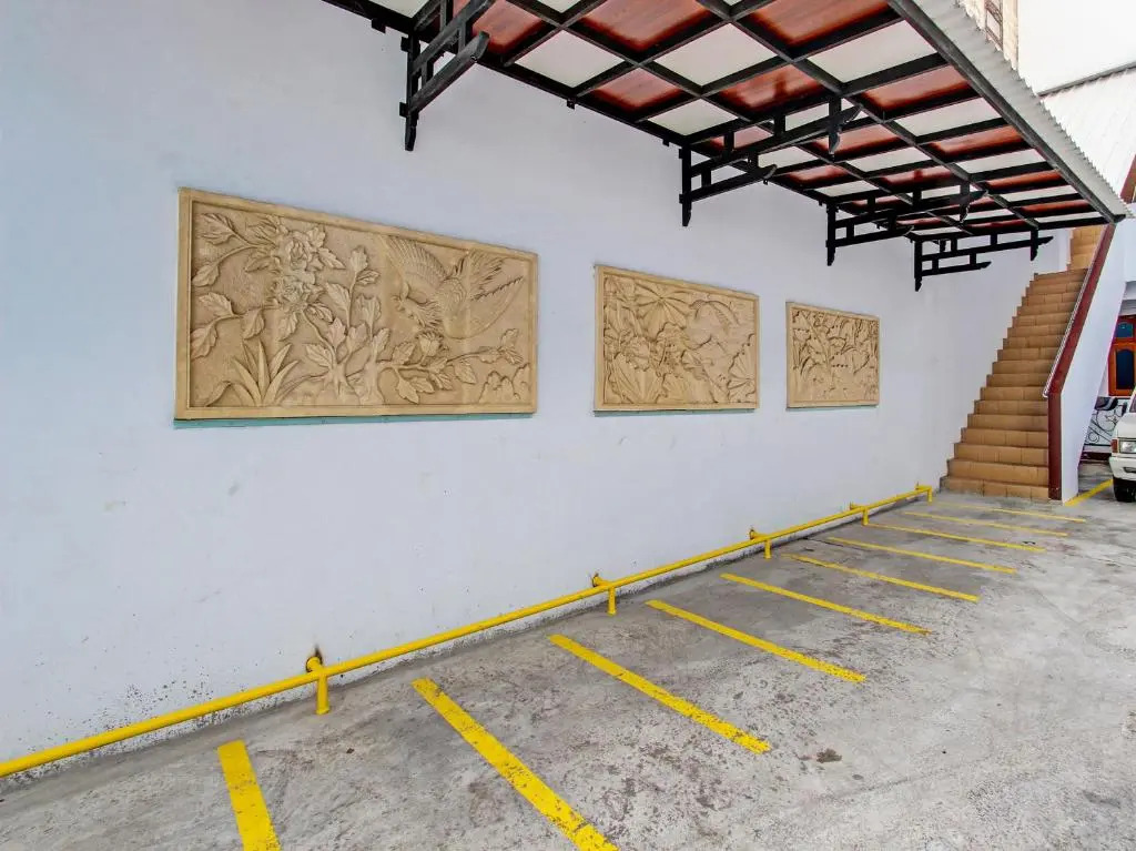 Urbanview Syariah Wisma Nabil Solo