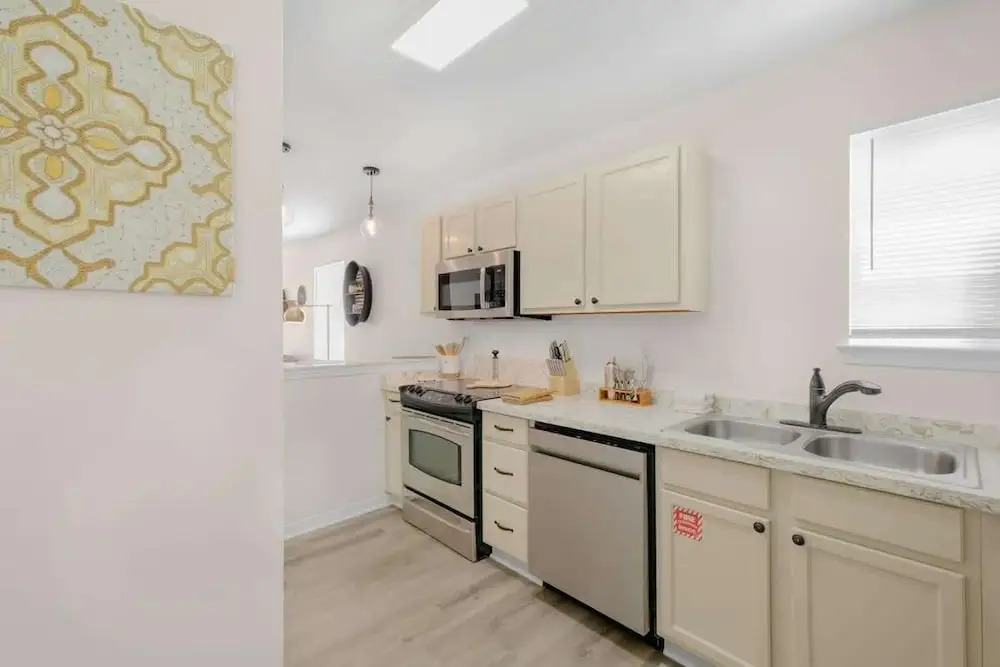 Cozy 2 Bed Duplex Just Blocks From Downtown Biloxi
