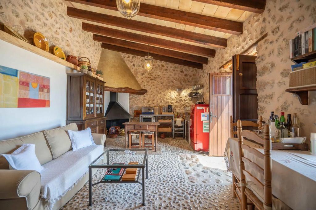 CAN PULIT finca romántica para 2 con piscina y vistas en Selva Mallorca